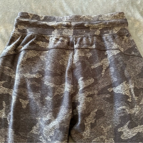 lululemon Ready to Rulu Pant DESIGNED FOR ON THE MOVE Camouflage Joggers Size 4 - Picture 12 of 14